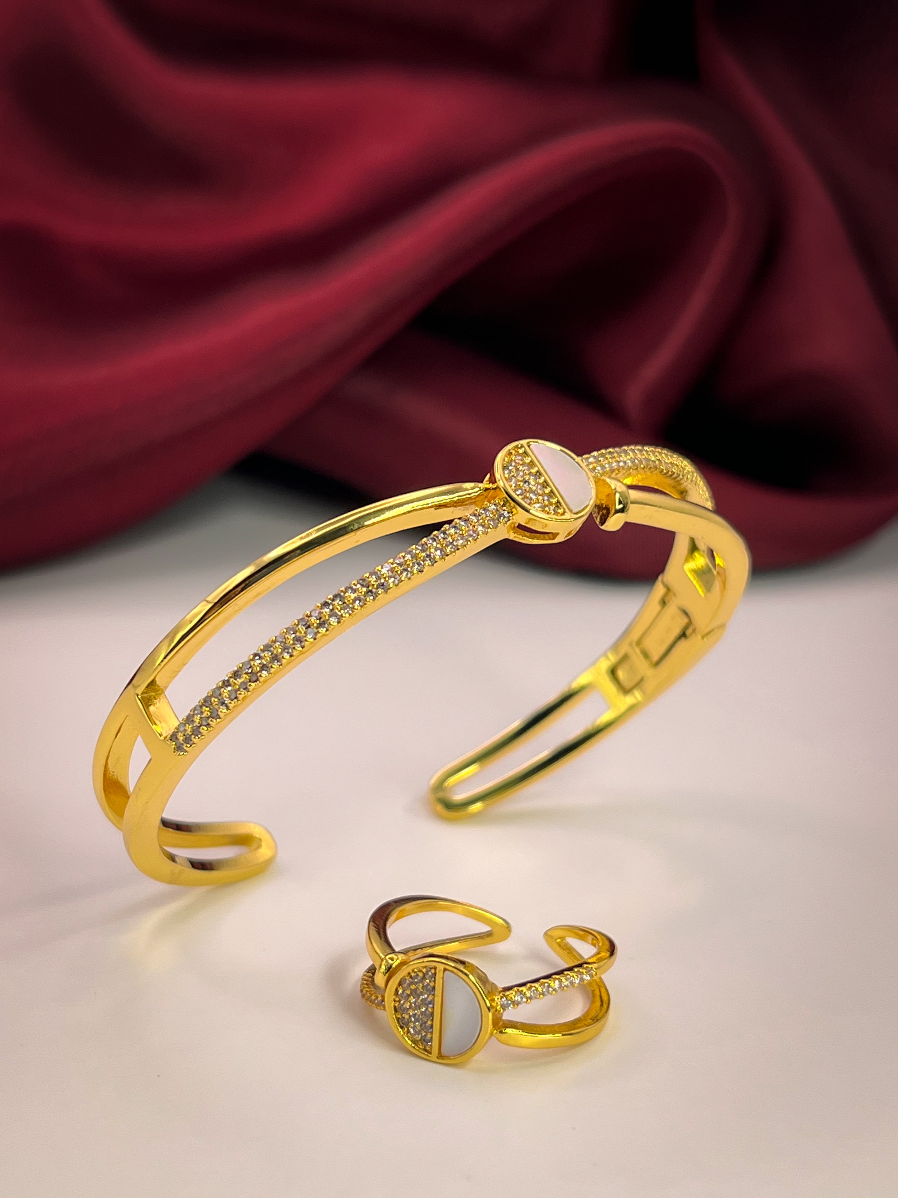 She Ivory Set - VSKY